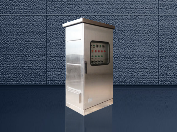 變頻(pín)器風冷控制櫃